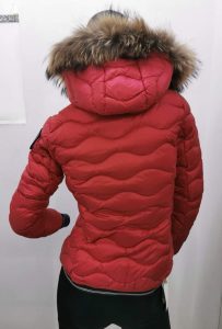 BLAUER-PIUMINO A ONDE CON CAPPUCCIO E PELLICCIA ROSSO Donna