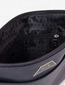 ARMANI EXCHANGE – Tracolla Uomo con Scritta Logo Impressa All-Over Nero