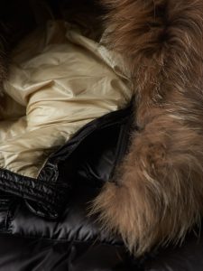 BLAUER – Piumino Donna con Cappuccio in Pelliccia Removibile Manila Nero