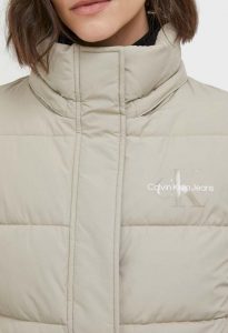 CALVIN KLEIN JEANS – Piumino Donna con Cappuccio in Poliestere Riciclato Beige