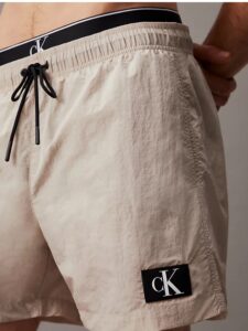 CALVIN KLEIN – Pantaloncini Uomo da Bagno Corti con Fascia in Vita Doppia Nimbus Cloud