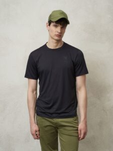 BLAUER – T-Shirt Uomo Tecnica con Scudo Nero