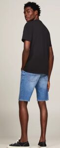 TOMMY HILFIGHER – T-Shirt Uomo con Distintivo Nero