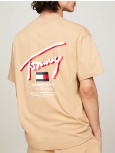 TOMMY HILFIGHER – T-Shirt Uomo Signature con Logo sul Retro Sabbia