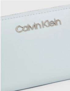 CALVIN KLEIN – Portafoglio Donna con Zip Integrale e Borsellino Portamonete da Polso RFID Pigeon