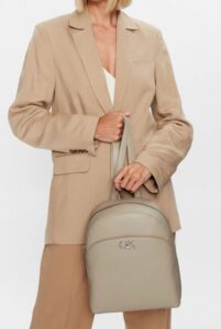 CALVIN KLEIN – Zaino Donna Re-Lock Domed Backpack Beige