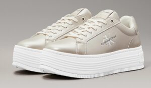 CALVIN KLEIN JEANS – Scarpe Donna Sneaker Platform in Pelle Metallizzata Bianco Crema