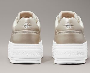 CALVIN KLEIN JEANS – Scarpe Donna Sneaker Platform in Pelle Metallizzata Bianco Crema