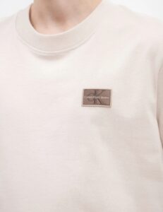 CALVIN KLEIN -T-Shirt Uomo in Cotone con Logo Piccolo Cucito Beige
